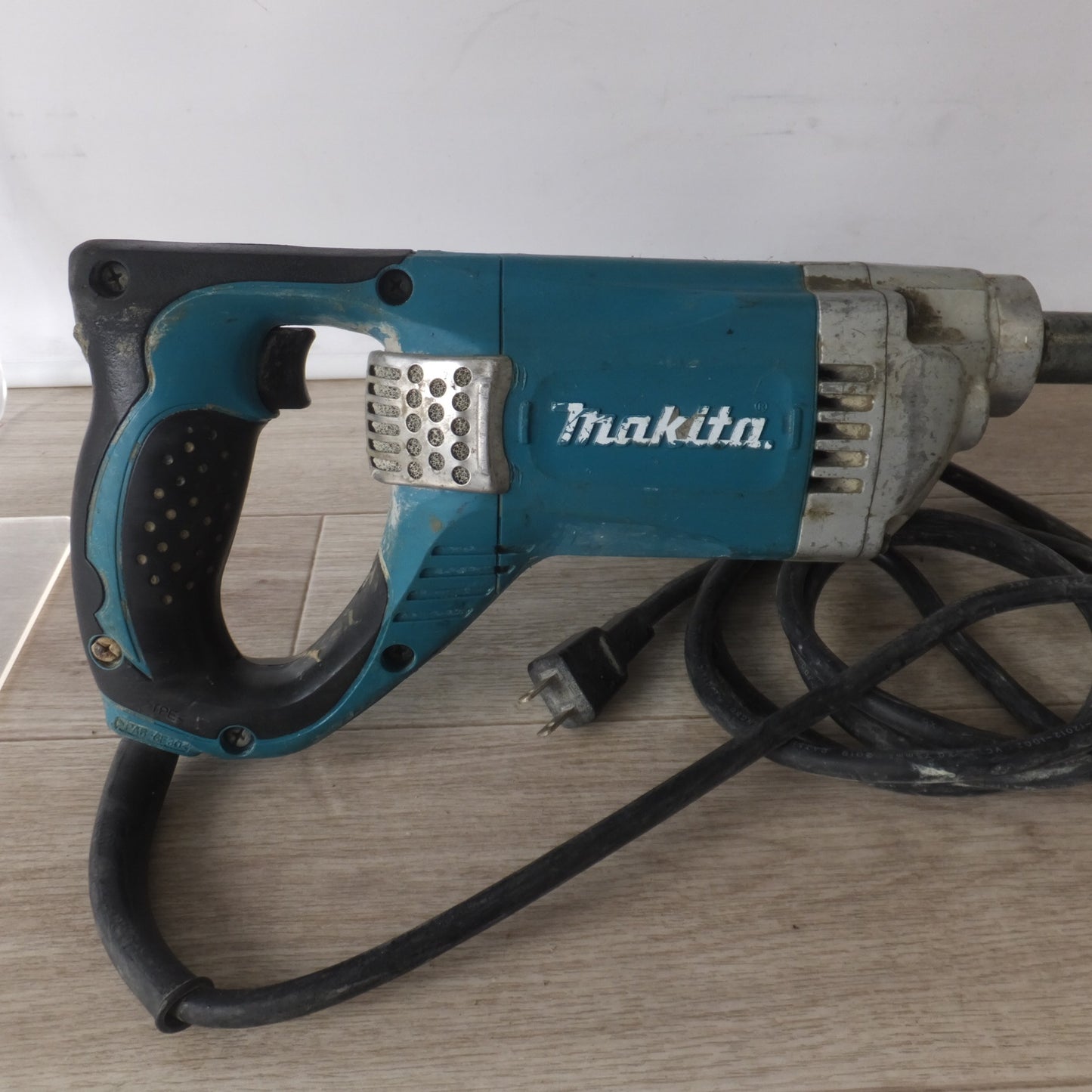[送料無料] ★マキタ makita カクハン機 UT1305　100V 9A 50-60Hz 850W★