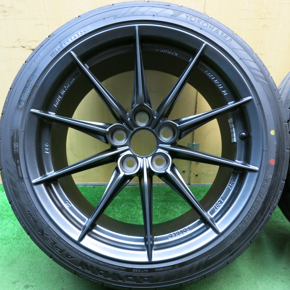 【希少】新車外し！25年★トヨタ GR カローラ 純正 BBS 鍛造 235/40R18 ヨコハマ アドバン APEX V601 18インチ PCD114.3/5H★5070503HAノ