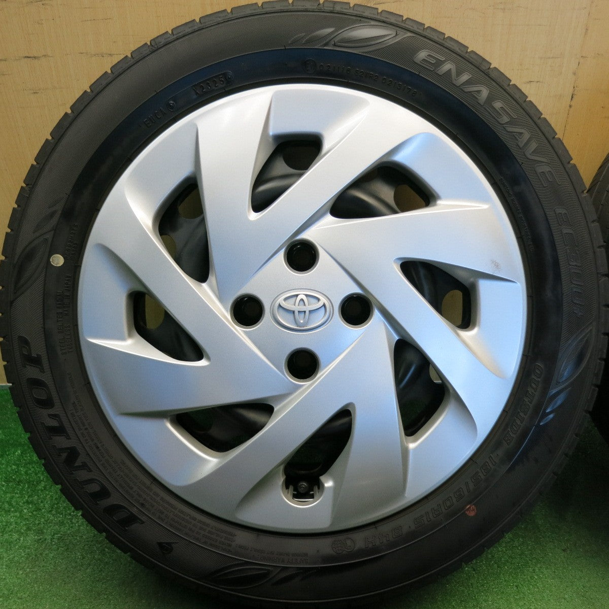 バリ溝！25年！キレイ！9分★トヨタ カローラ フィールダー 純正 スチール 185/60R15 ダンロップ エナセーブ EC300+ 15インチ PCD100/4H★6051709HAノ