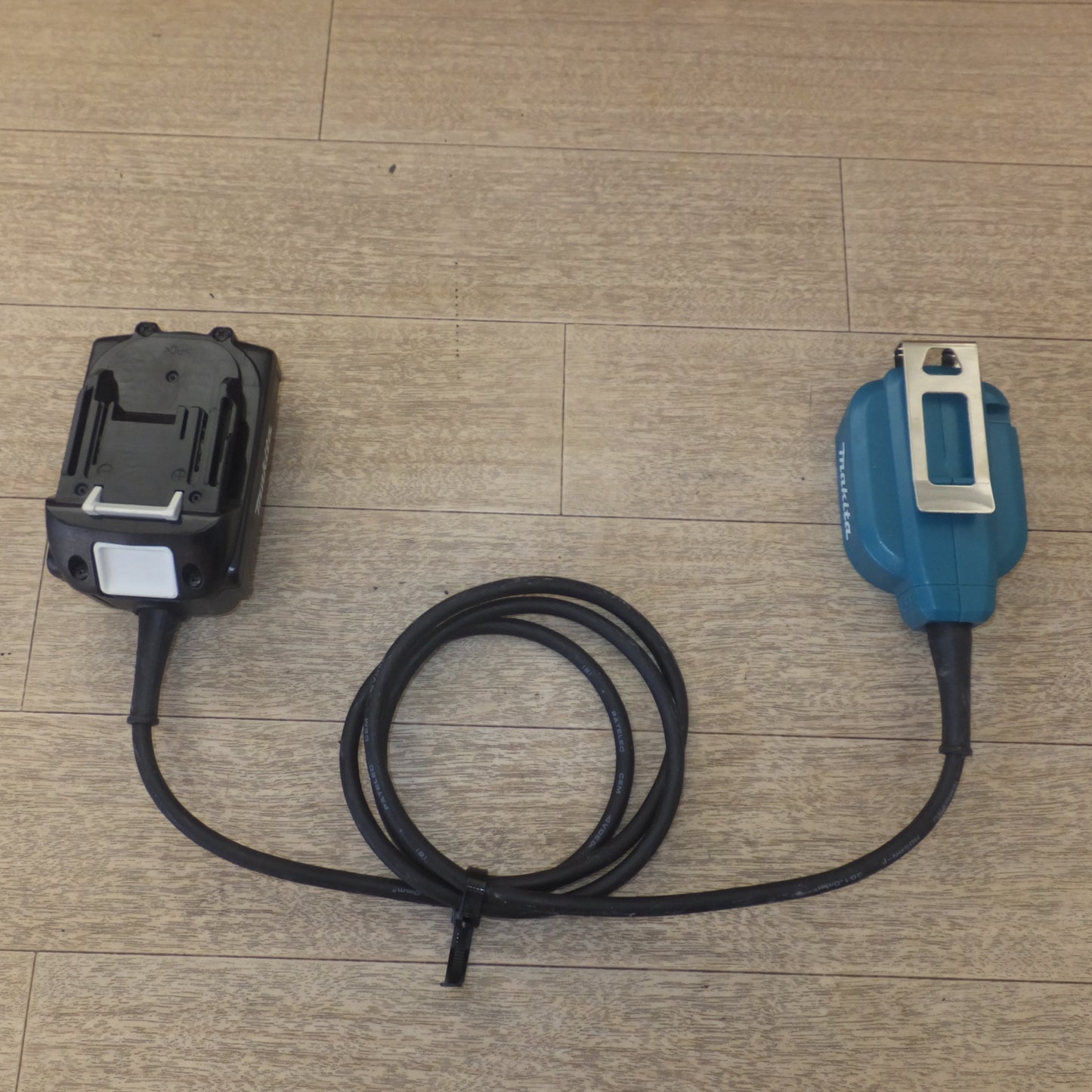 [送料無料] 美品★マキタ makita バッテリアダプタ BAP18E 18V　バッテリボタン側コード★