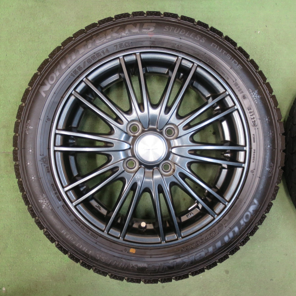 超バリ溝！22年！キレイ！9.5分以上★スタッドレス 155/65R14 オートバックス ノーストレック N5 VELVA AGUDO ヴェルヴァ アグード 14インチ PCD100/4H★5111905TTス