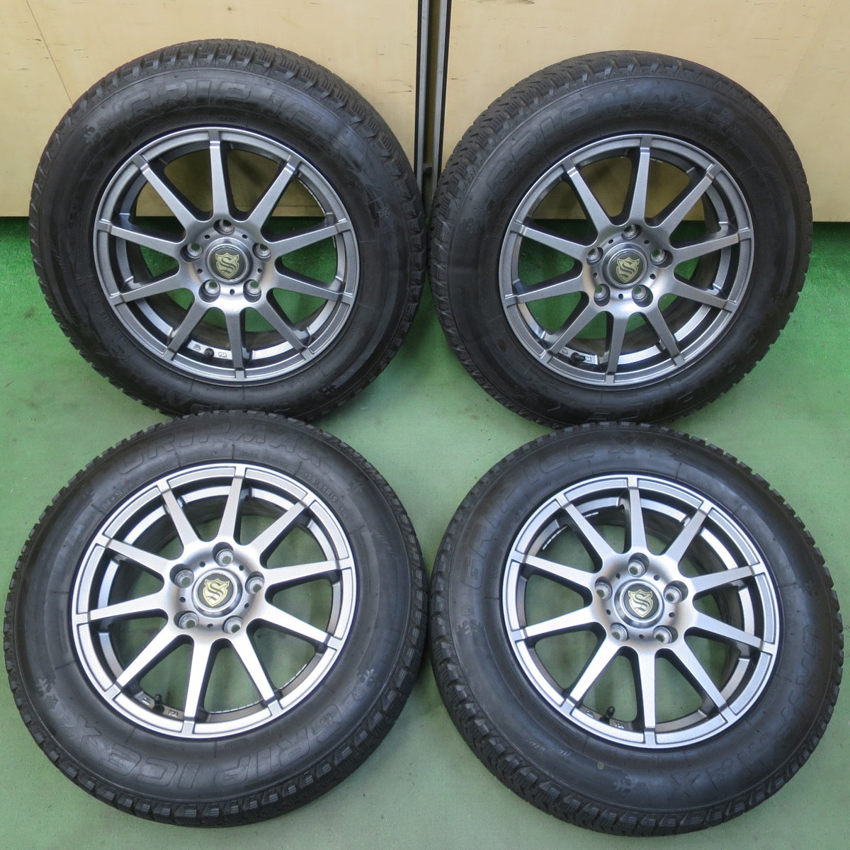 バリ溝！22年！キレイ！8.5分◎スタッドレス 195/65R15 グリップマックス GRIP ICE X 社外 アルミ 15インチ PCD114.3/5H◎6092403イス