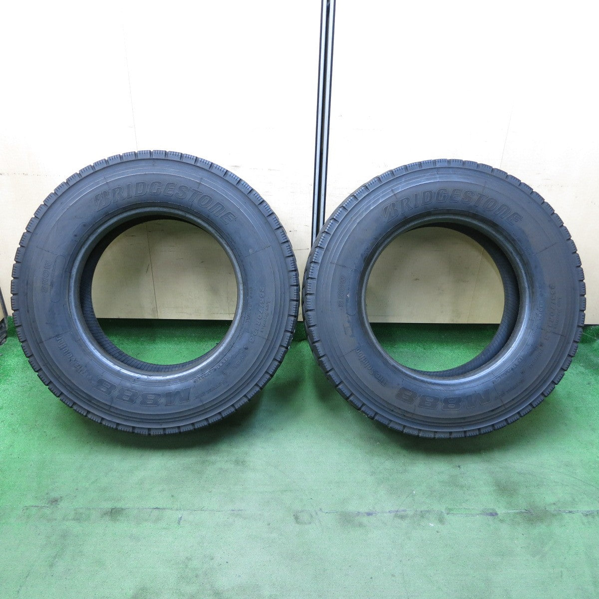 バリ溝！24年！9.5分！2本★トラック タイヤ 265/70R19.5 140/138J ブリヂストン M888 ミックス オールシーズン 19.5インチ★5100702ナスタ