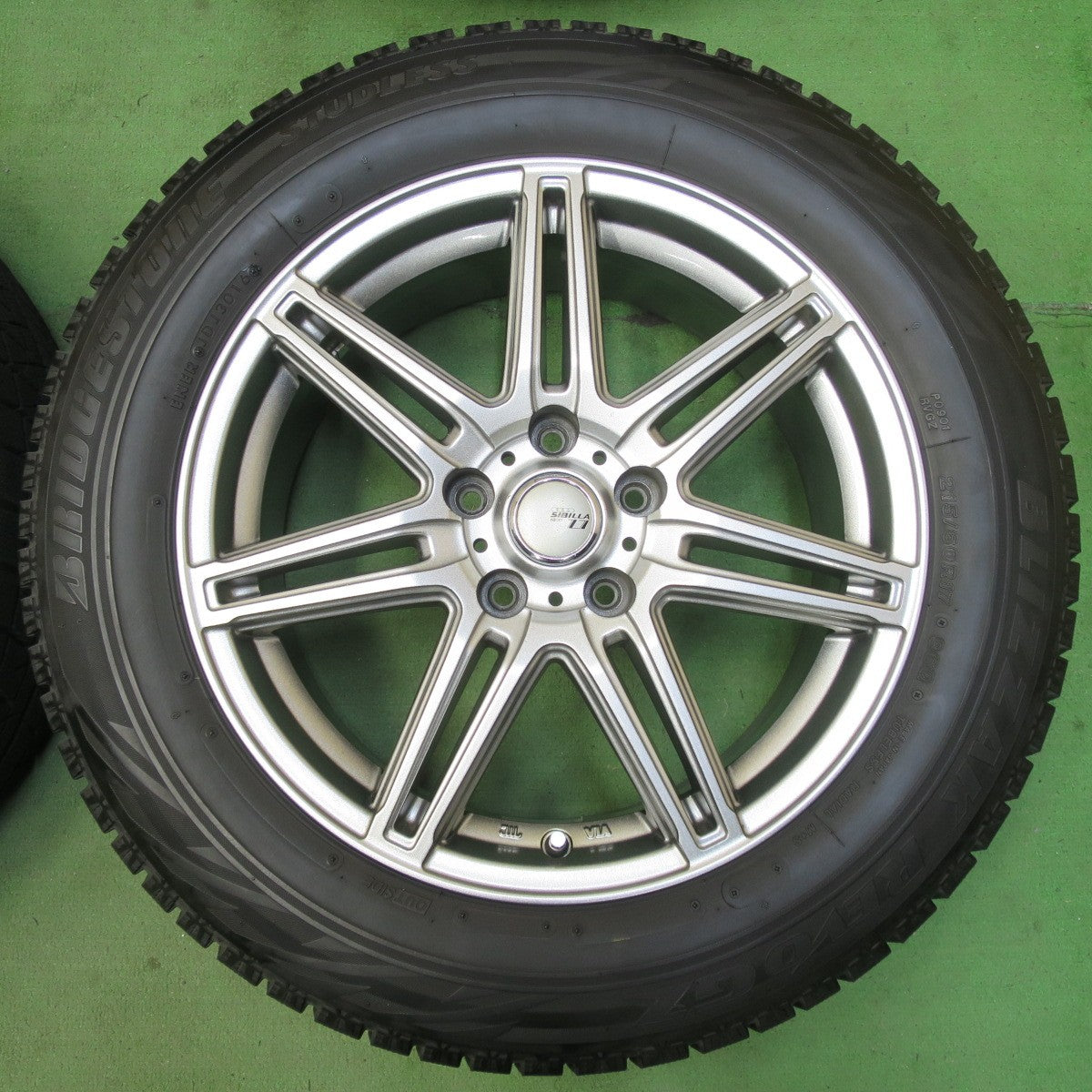 バリ溝！キレイ！9分★スタッドレス 215/60R17 ブリヂストン ブリザック REVO GZ SIBILLA NEXT Z7 シビラ 17インチ PCD114.3/5H★5060905イス