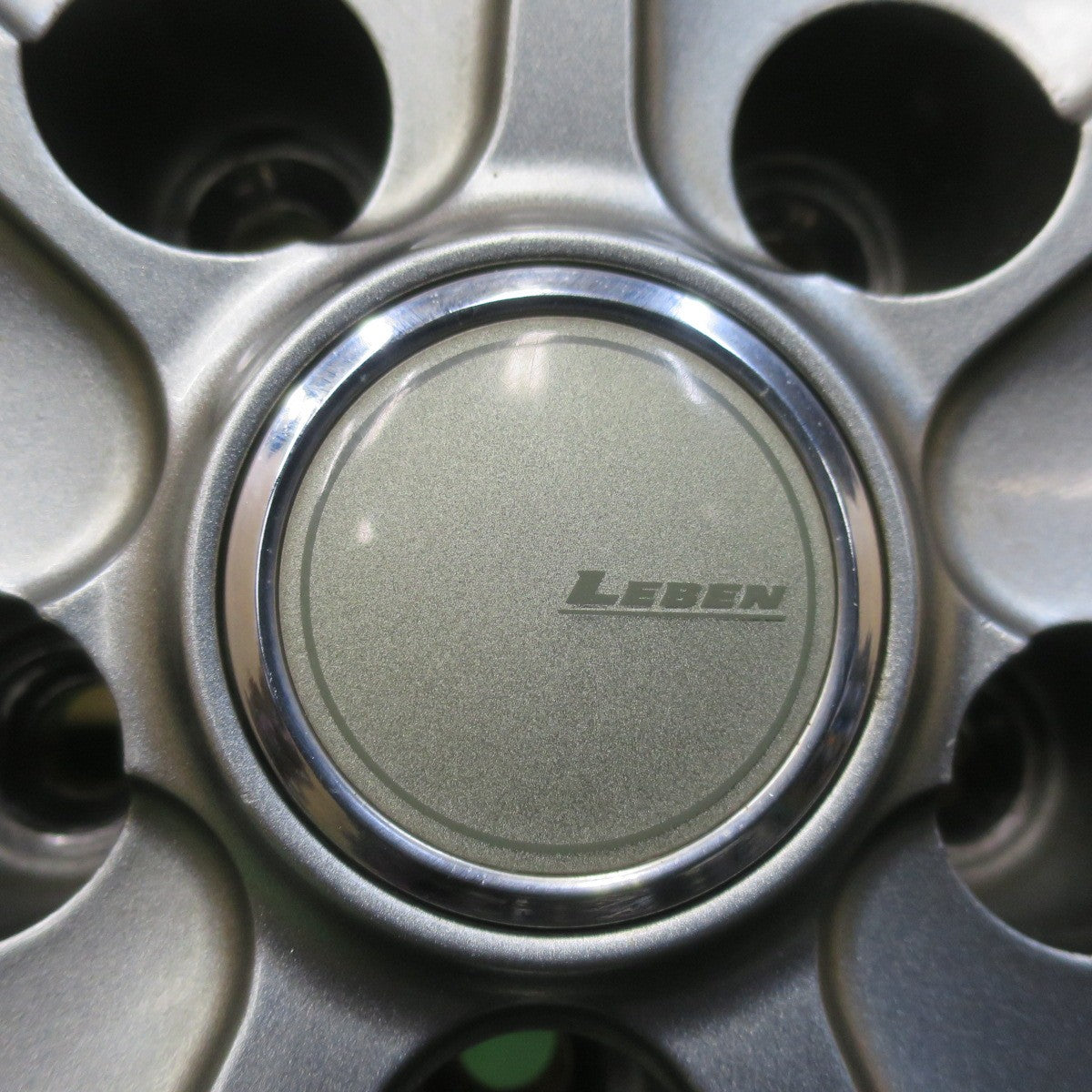 バリ溝！24年！キレイ！9.5分★スタッドレス 215/60R17 ダンロップ ウインターマックス WM02 LEBEN BX レーベン 17インチ PCD114.3/5H★5123012イス