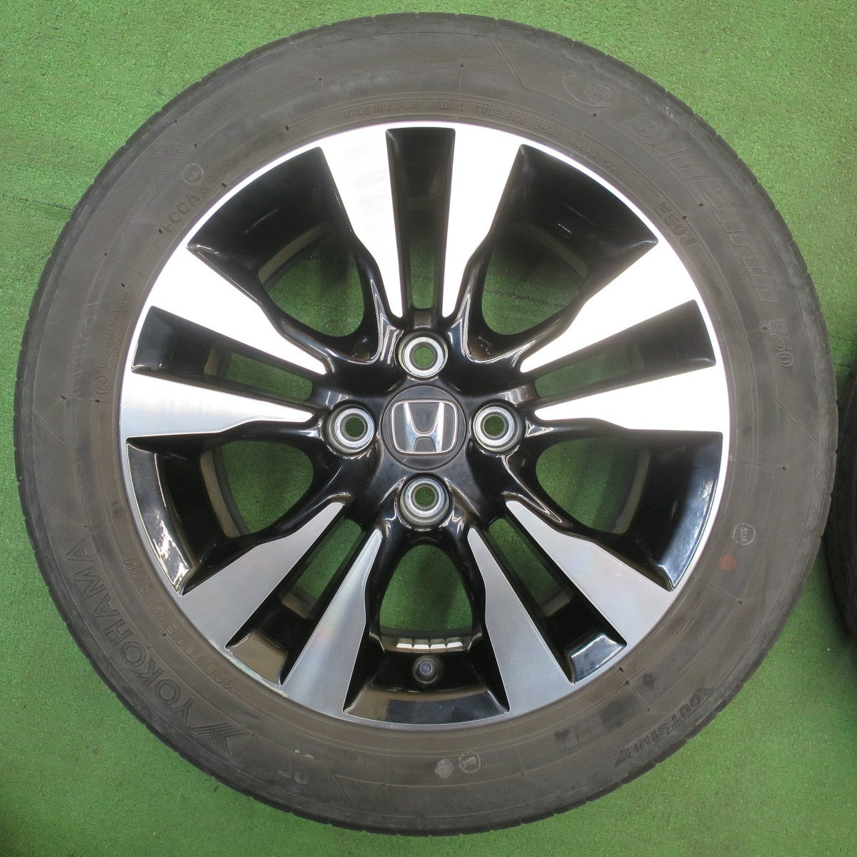 4本価格★ホンダ GP7 フィット シャトル 純正 185/60R15 ヨコハマ ブルーアース E50 E50J 15インチ PCD100/4H★6040801NJノ