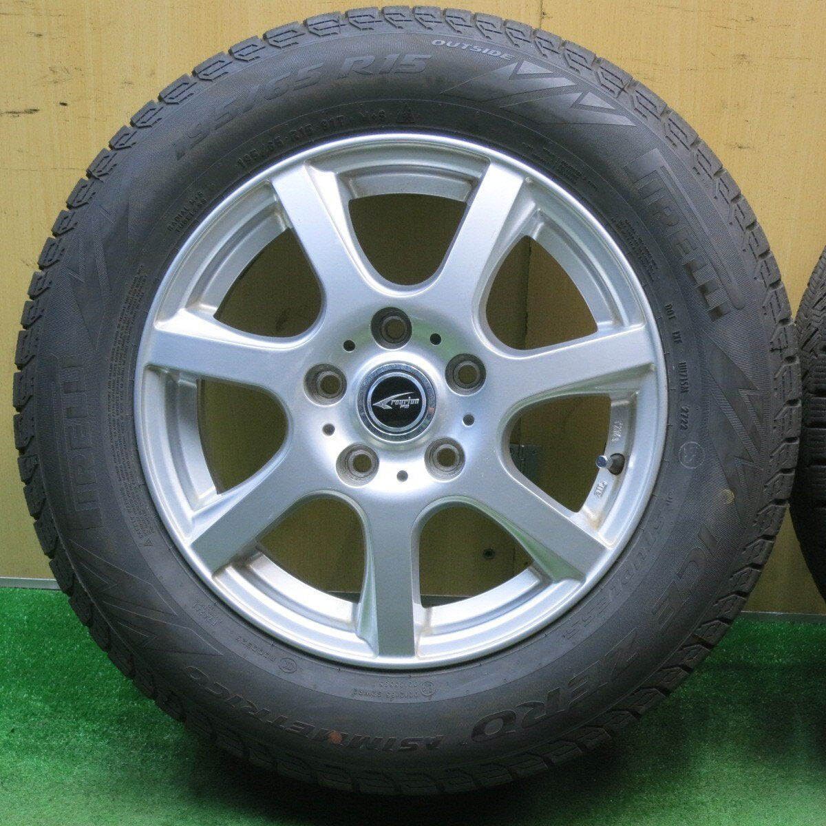 バリ溝！22年！9分★スタッドレス 195/65R15 ピレリ アイス ゼロ アシンメトリコ ravrion P3 ラブリオン 15インチ PCD114.3/5H★5032104NJス