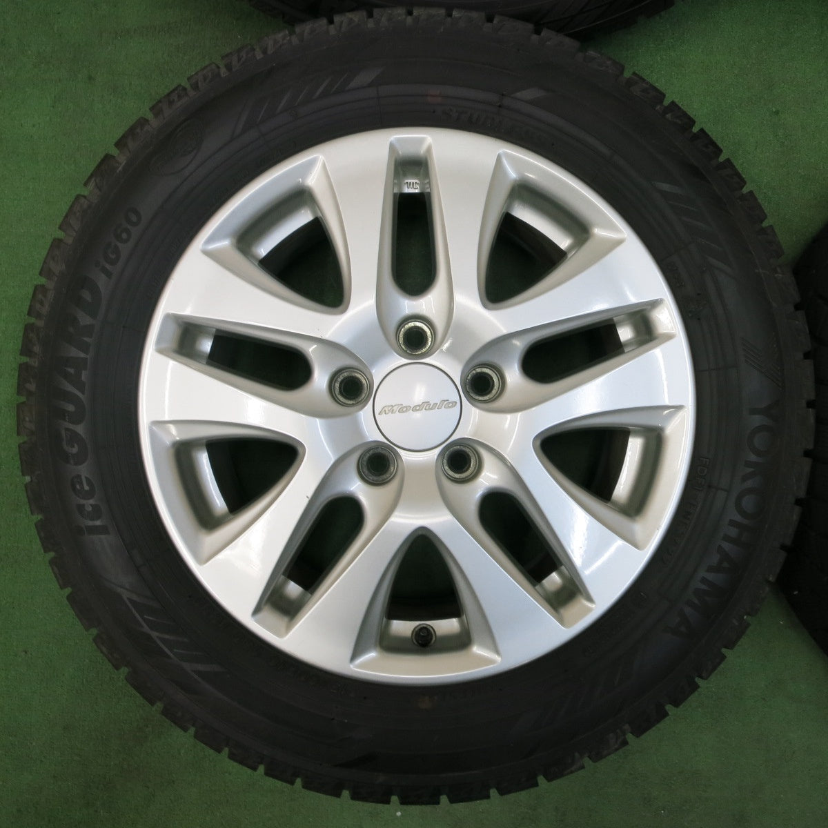[送料無料] バリ溝！22年！綺麗！9.5分★ホンダ 純正 Modulo オデッセイ ヴェゼル等 215/60R16 スタッドレス ヨコハマ アイスガード iG60 モデューロ PCD114.3/5H★4110810SYス
