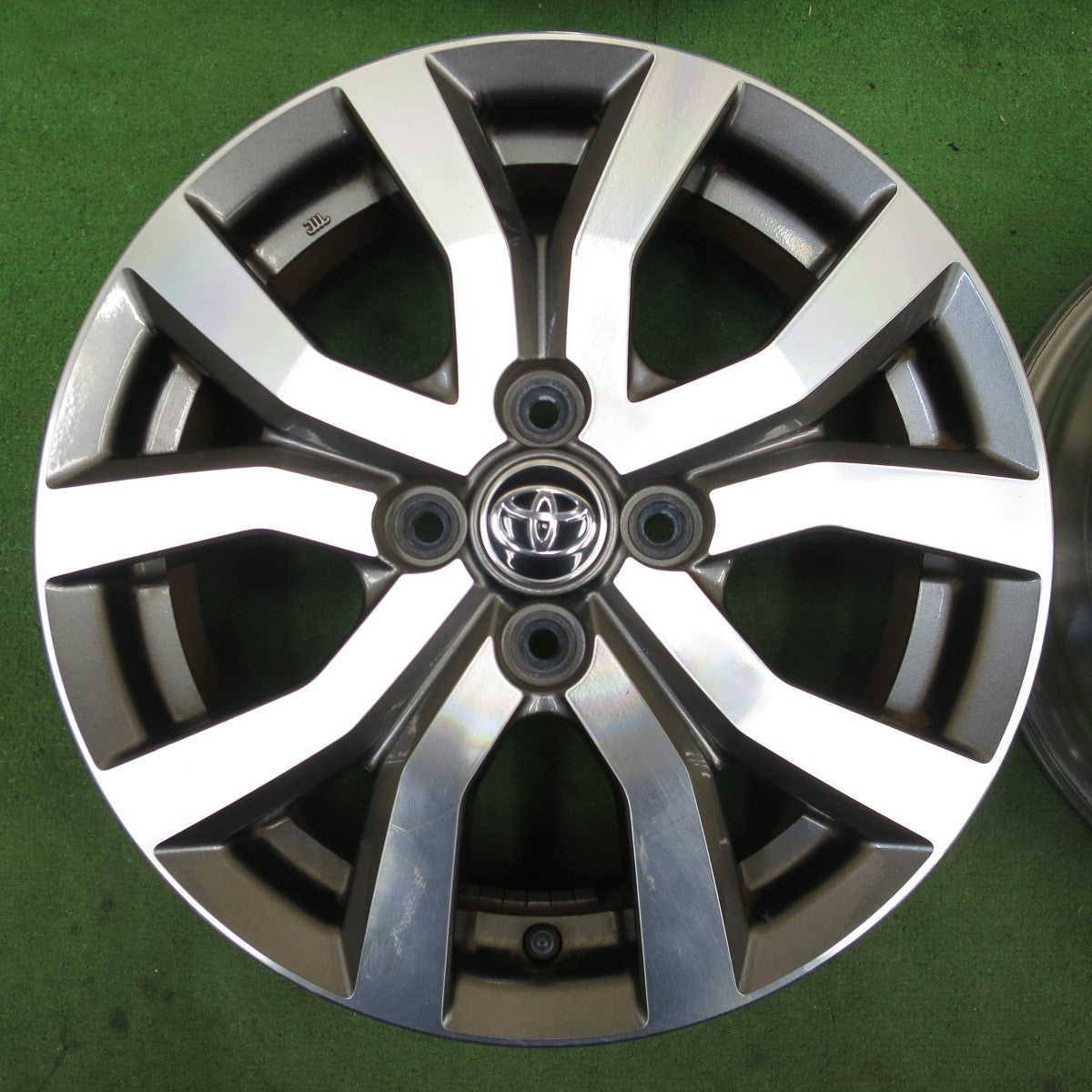 4本価格★トヨタ ルーミー ダイハツ トール 純正 ホイール 15インチ 15×5J PCD100/4H★6050503NGホ