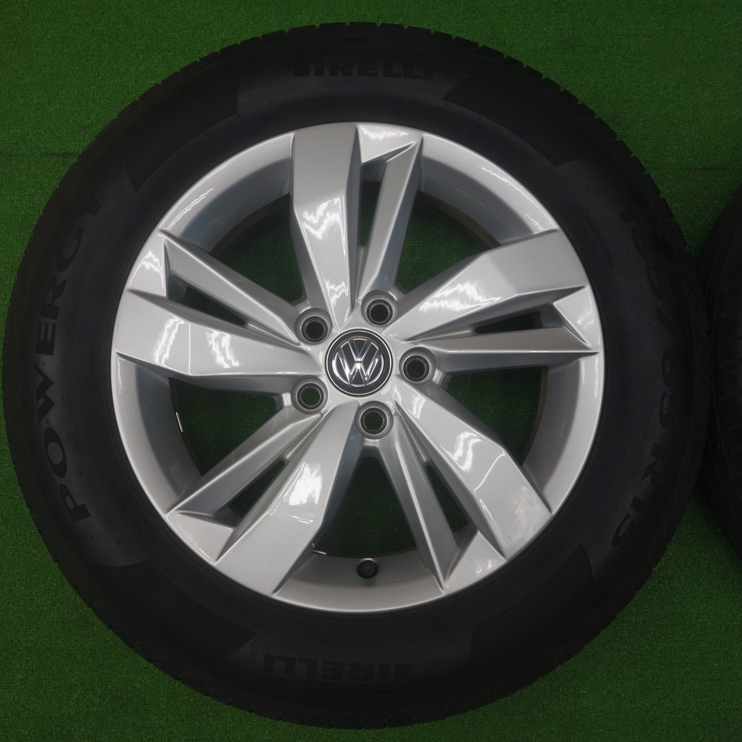 キレイ！23年★ワーゲン ポロ 純正 185/65R15 ピレリ POWERGY パワジー 15インチ PCD100/5H★6041101KTノ