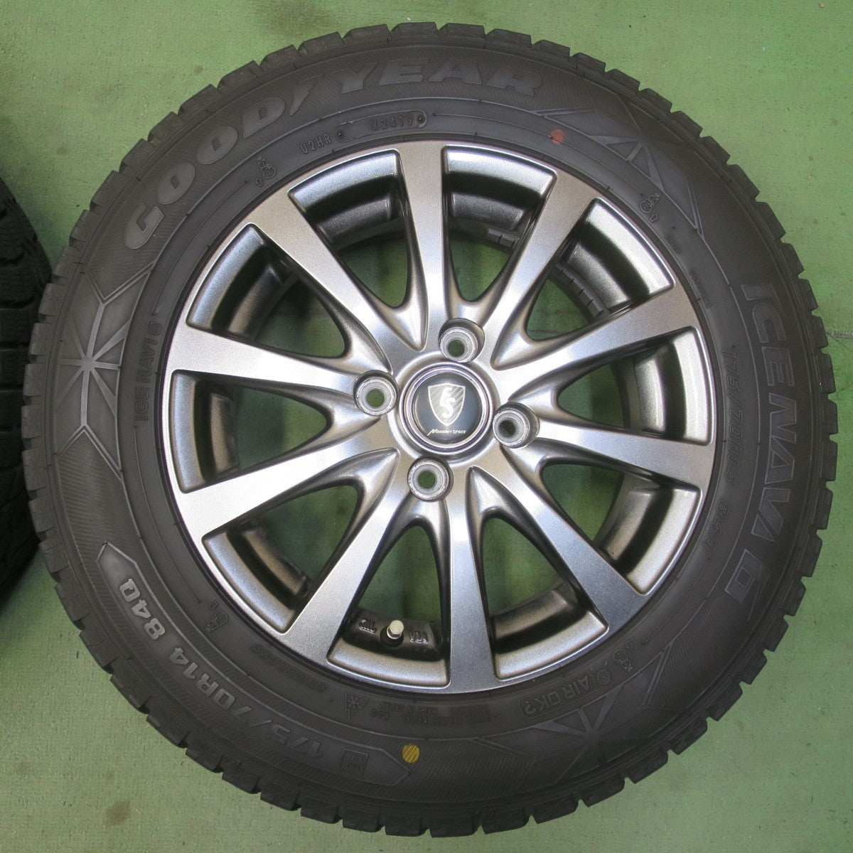 キレイ◎スタッドレス 175/70R14 グッドイヤー アイスナビ6 MANARAY SPORT マナレイ スポーツ 14インチ PCD100/4H◎6091914イス