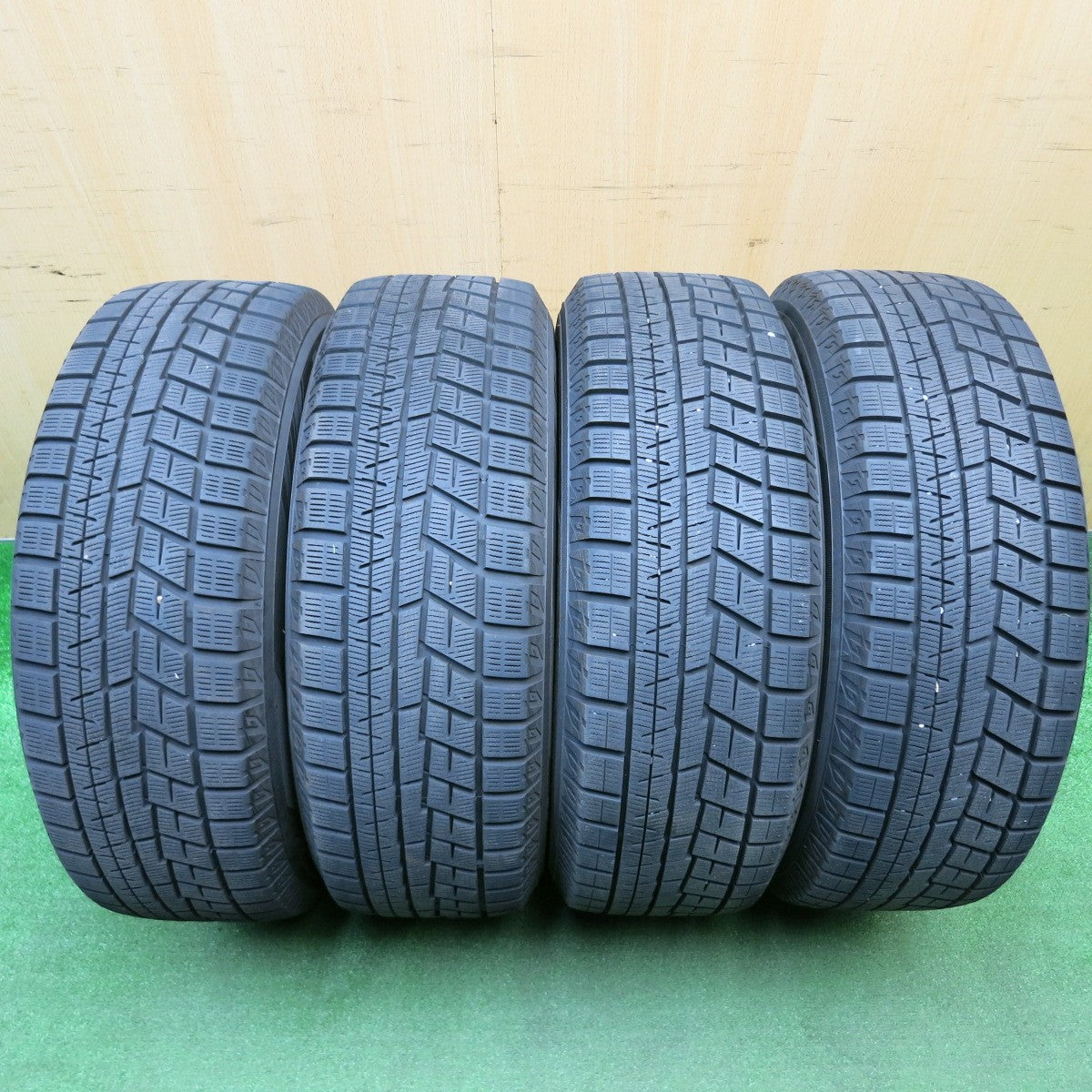 バリ溝！23年！9.5分★LOXARNY SPORT 215/60R16 スタッドレス ヨコハマ アイスガード iG60 ロクサーニ 16インチ PCD114.3/5H★6010806HAス