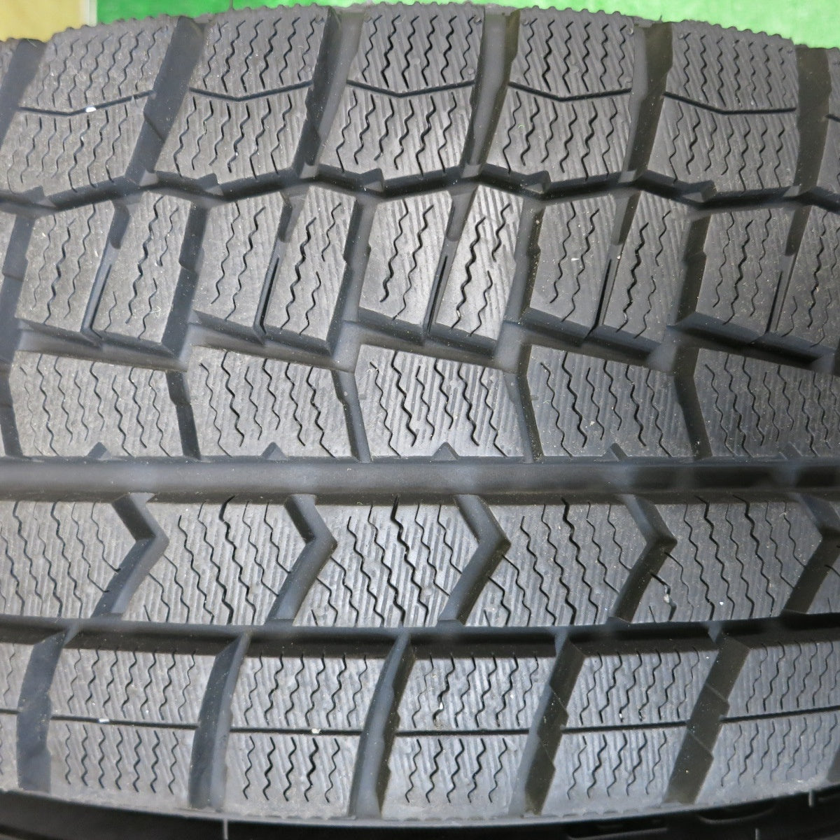 バリ溝！24年！キレイ！9.5分以上★シエンタ 等 185/65R15 スタッドレス ダンロップ ウインターマックス WM02 VEMOTION Vエモーション 15インチ PCD100/5H★5112010HAス