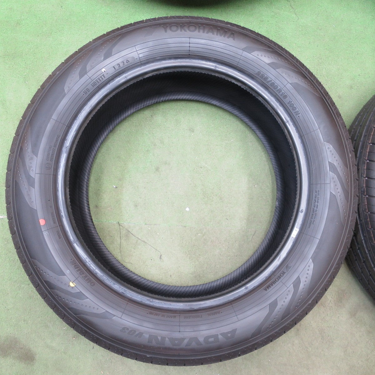 新車外し！26年★225/60R18 ヨコハマ アドバン V03 V03A タイヤ 18インチ 40系 アルファード ヴェルファイア レクサス NX 等★6063002NGノタ