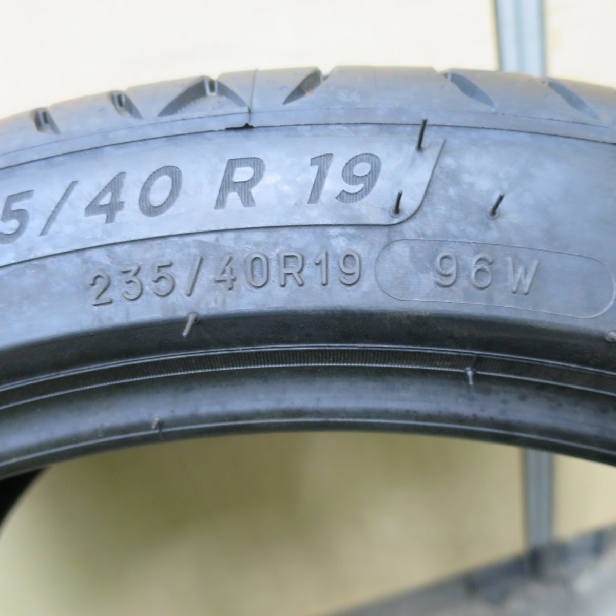 未使用！24年！1本★235/40R19 ミシュラン プライマシー4 PRIMACY4 マークX ボルボ S60 V60 等★6033002ナノタ