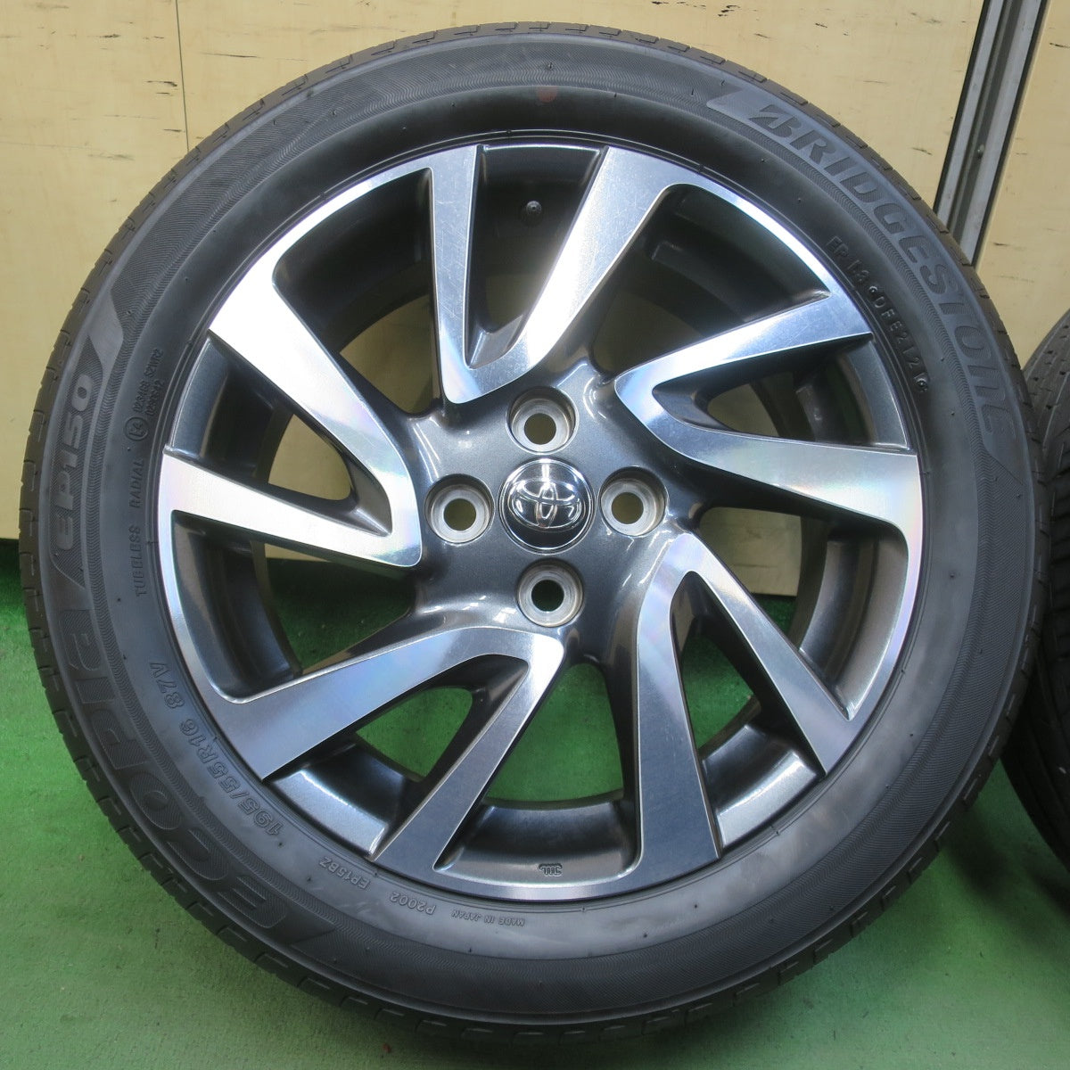 バリ溝！キレイ！9分★トヨタ アクア Zグレード 純正 オプション OP 195/55R16 ブリヂストン エコピア EP150 16インチ PCD100/4H★6041511イノ