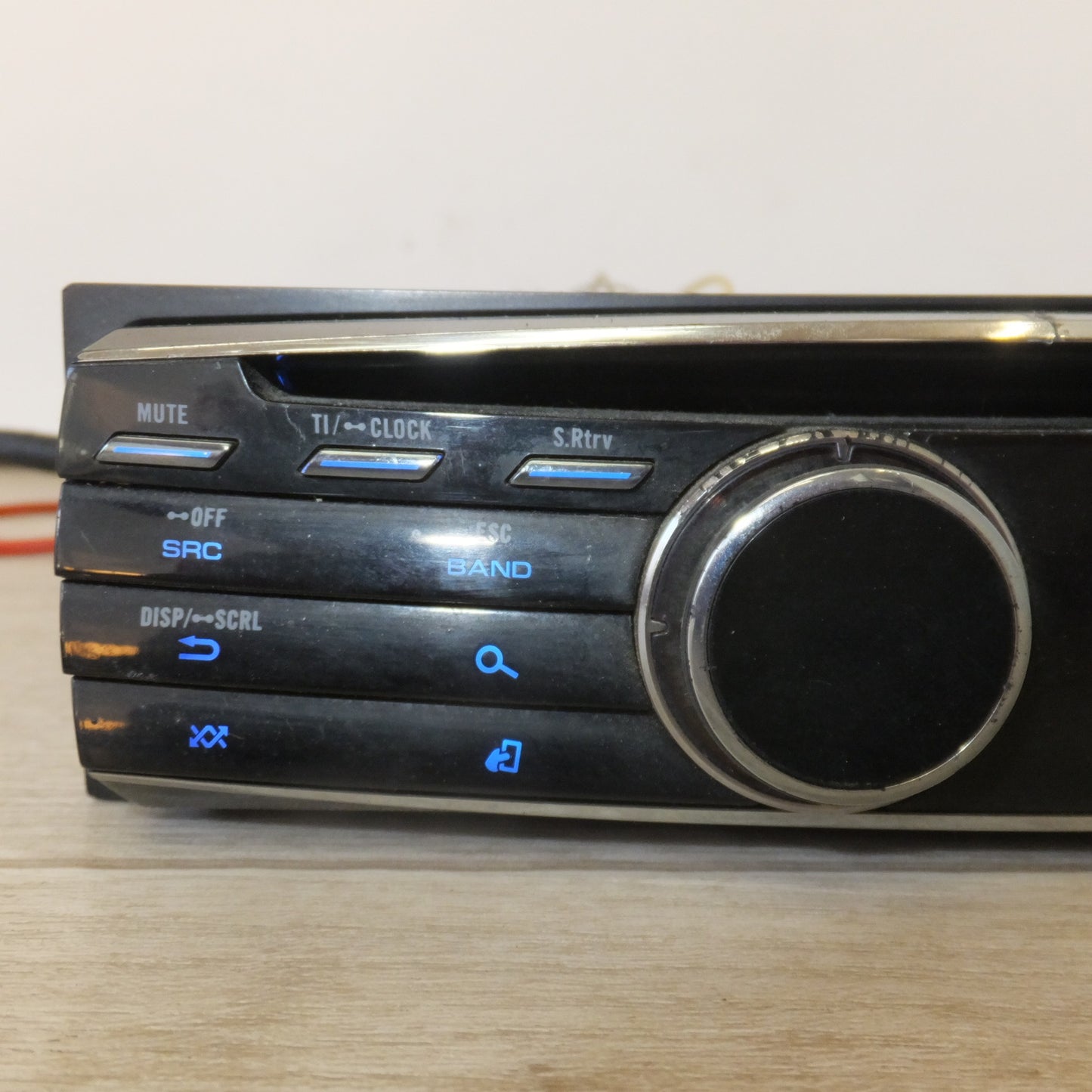 [送料無料] ★カロッツェリア carrozzeria カーオーディオ 1Dメインユニット DEH-P760[82]★