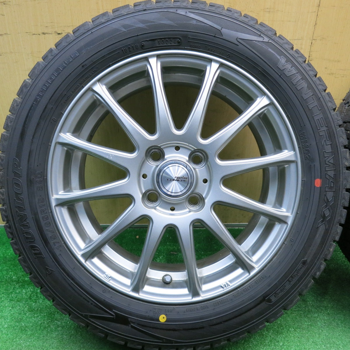 バリ溝！24年！ほぼ10分★スタッドレス 175/65R15 ダンロップ ウインターマックス WM02 ravrion LUMIERE ラブリオン 15インチ PCD100/4H★5121810HAス