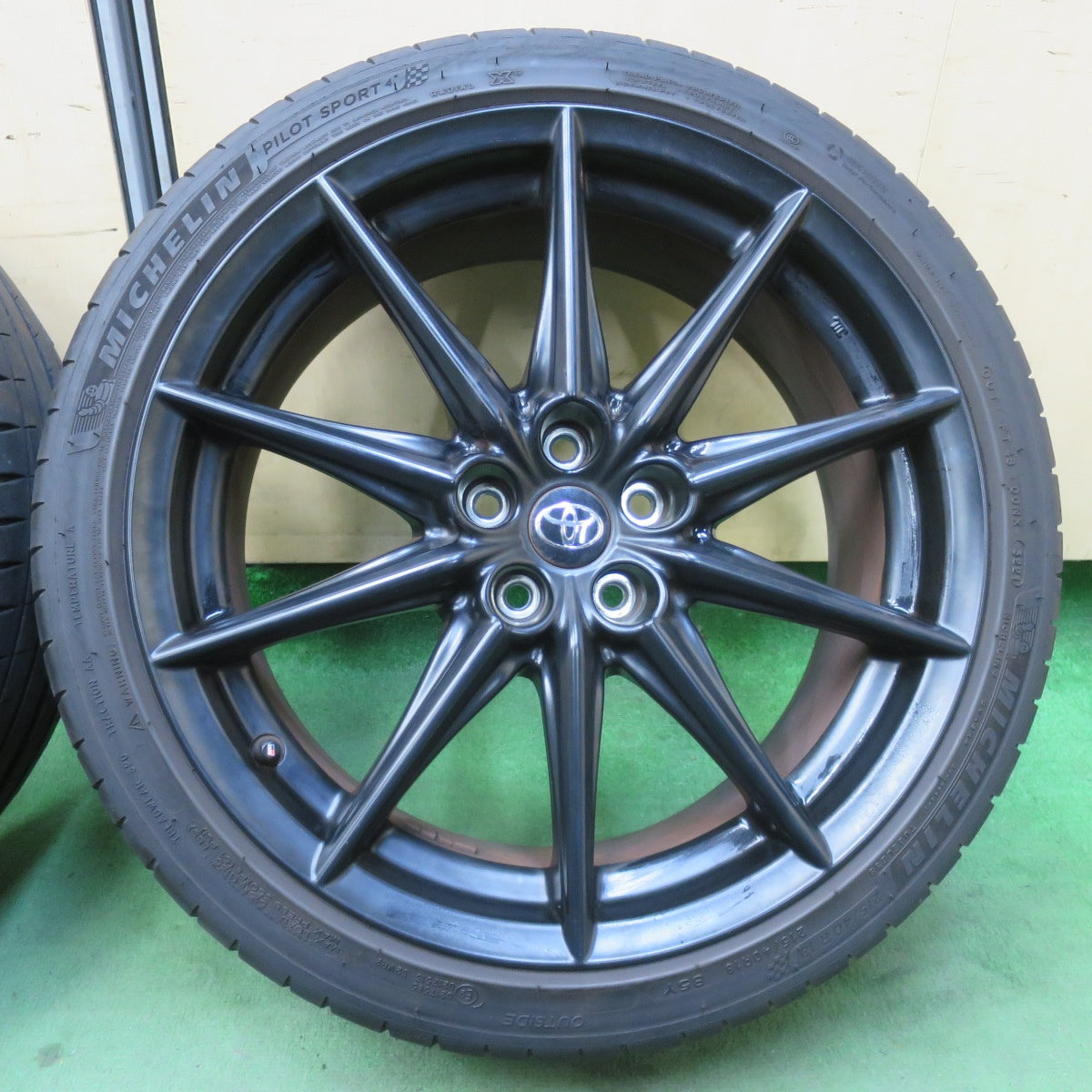 4本価格★トヨタ GR 86 スバル BRZ 純正 215/40R18 ミシュラン パイロット スポーツ4 18インチ PCD100/5H★6011603イノ