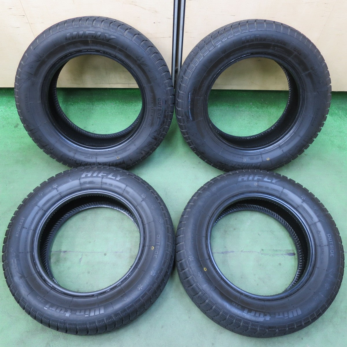 バリ溝！23年！9.5分★スタッドレス 205/65R15 ハイフライ Win-turi 216 タイヤ 15インチ ノア ヴォクシー ステップワゴン 等★5121008イスタ