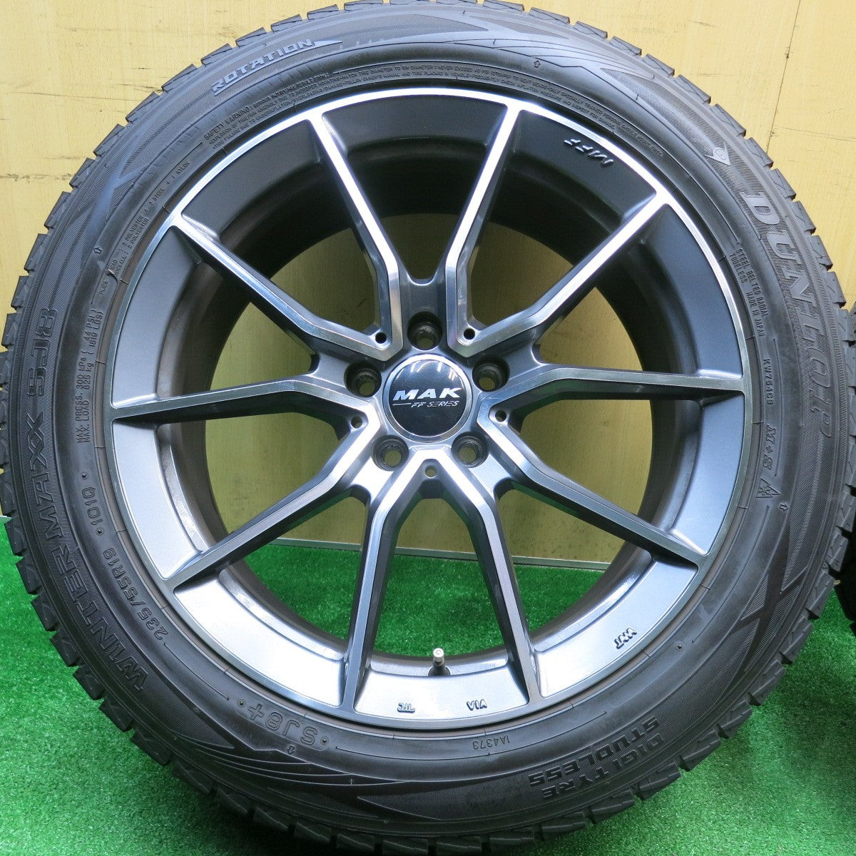 バリ溝！24年！キレイ！9.5分★ベンツ 等 MAK ARGENTO FF 235/55R19 スタッドレス ダンロップ ウインターマックス SJ8 アルジェント 19インチ PCD112/5H★5110907HAス
