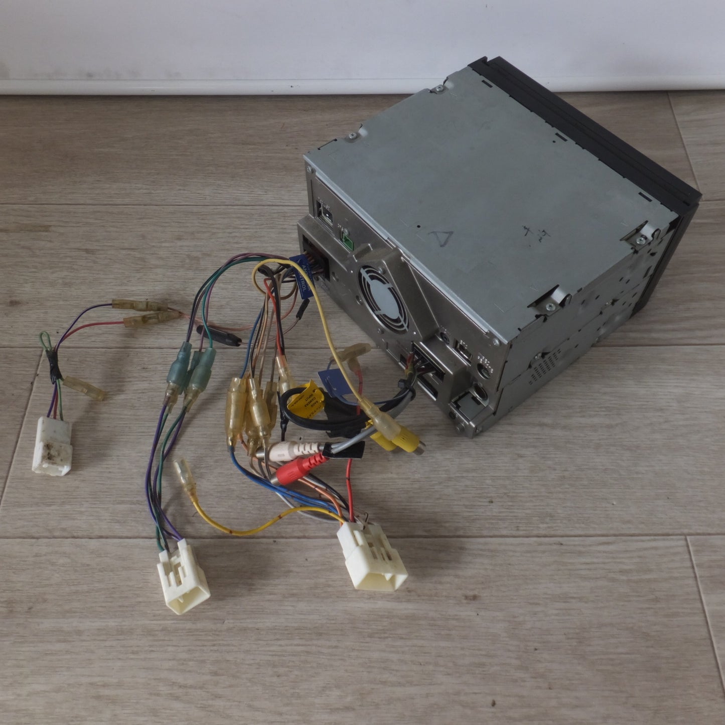 [送料無料] 現状品★カロッツェリア carrozzeria カーナビ 楽ナビ 2Dメインユニットタイプ AVIC-MRZ09-2[74]★