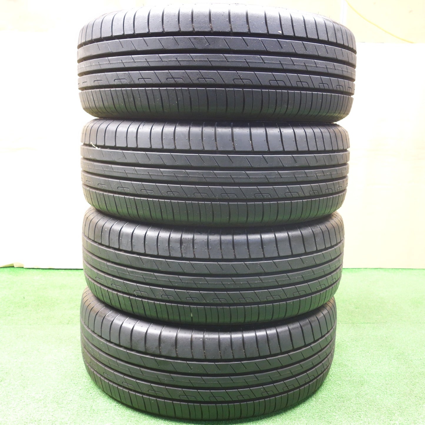 新車外し！23年★215/60R17 グッドイヤー EFFICIENTGRIP PERFORMANCE タイヤ 17インチ C-HR アルファード ヴェルファイア 等★5121505KTノタ