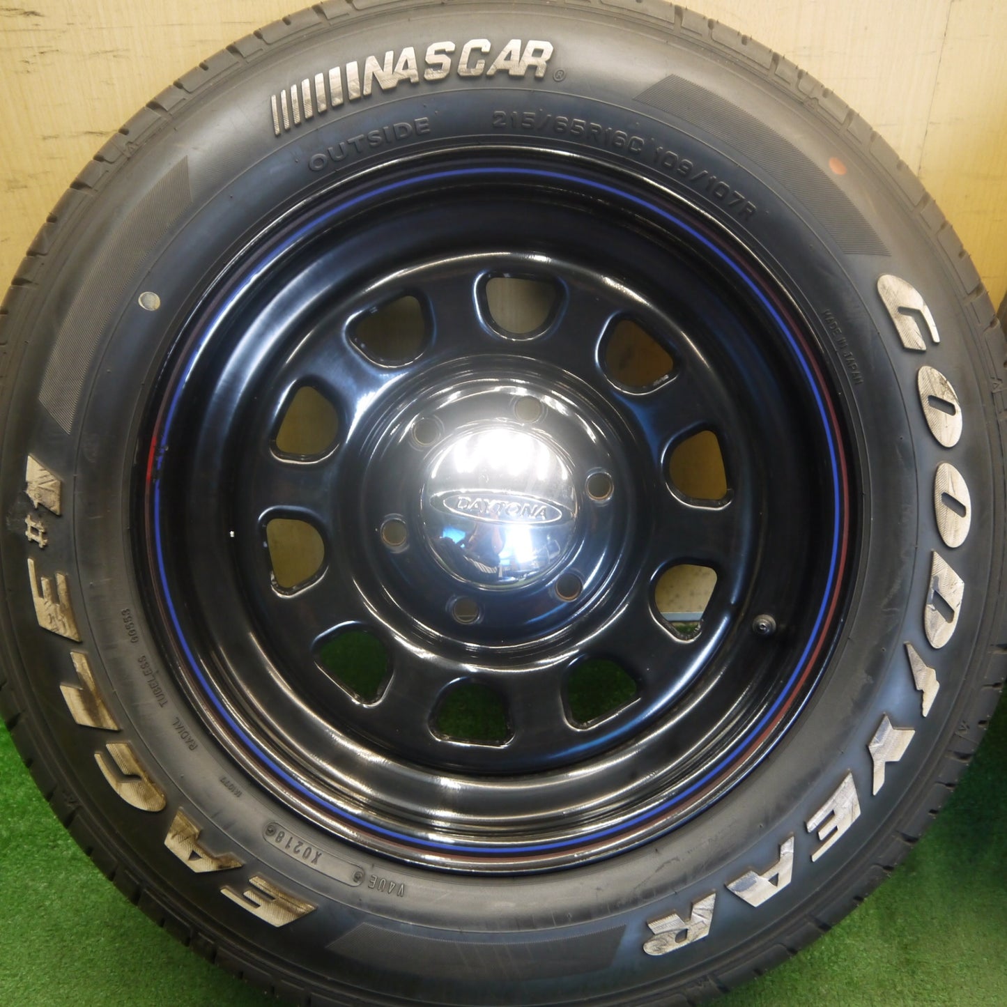 バリ溝！キレイ！9.5分◎215/65R16 109/107R グッドイヤー イーグル #1 ナスカー DAYTONA デイトナ スチール 16インチ PCD139.7/6H◎6061502Hノ