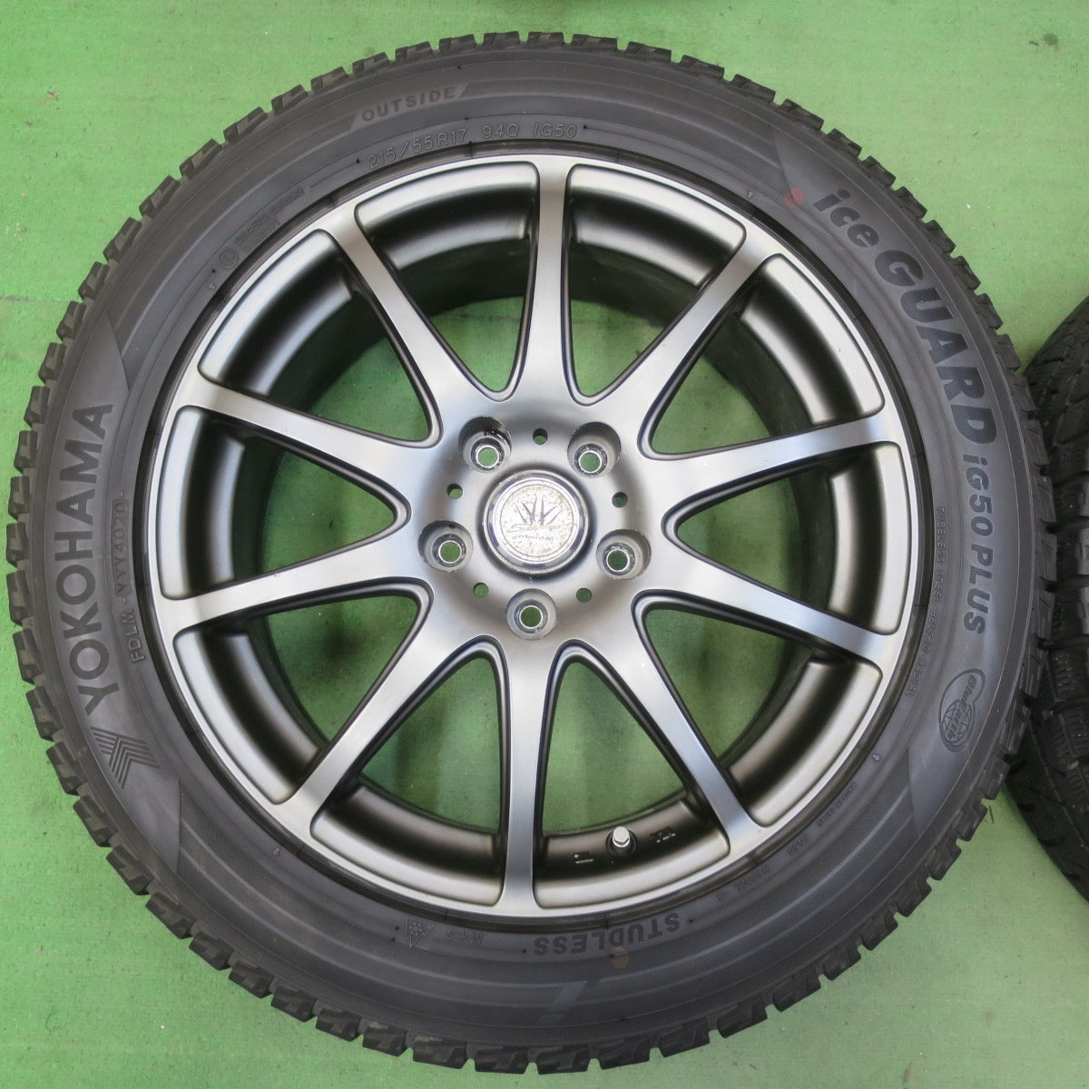 バリ溝！9.5分★LOXARNY SPORT 215/55R17 スタッドレス ヨコハマ アイスガード iG50 プラス 17インチ ロクサーニ スポーツ PCD114.3/5H★5051902イス