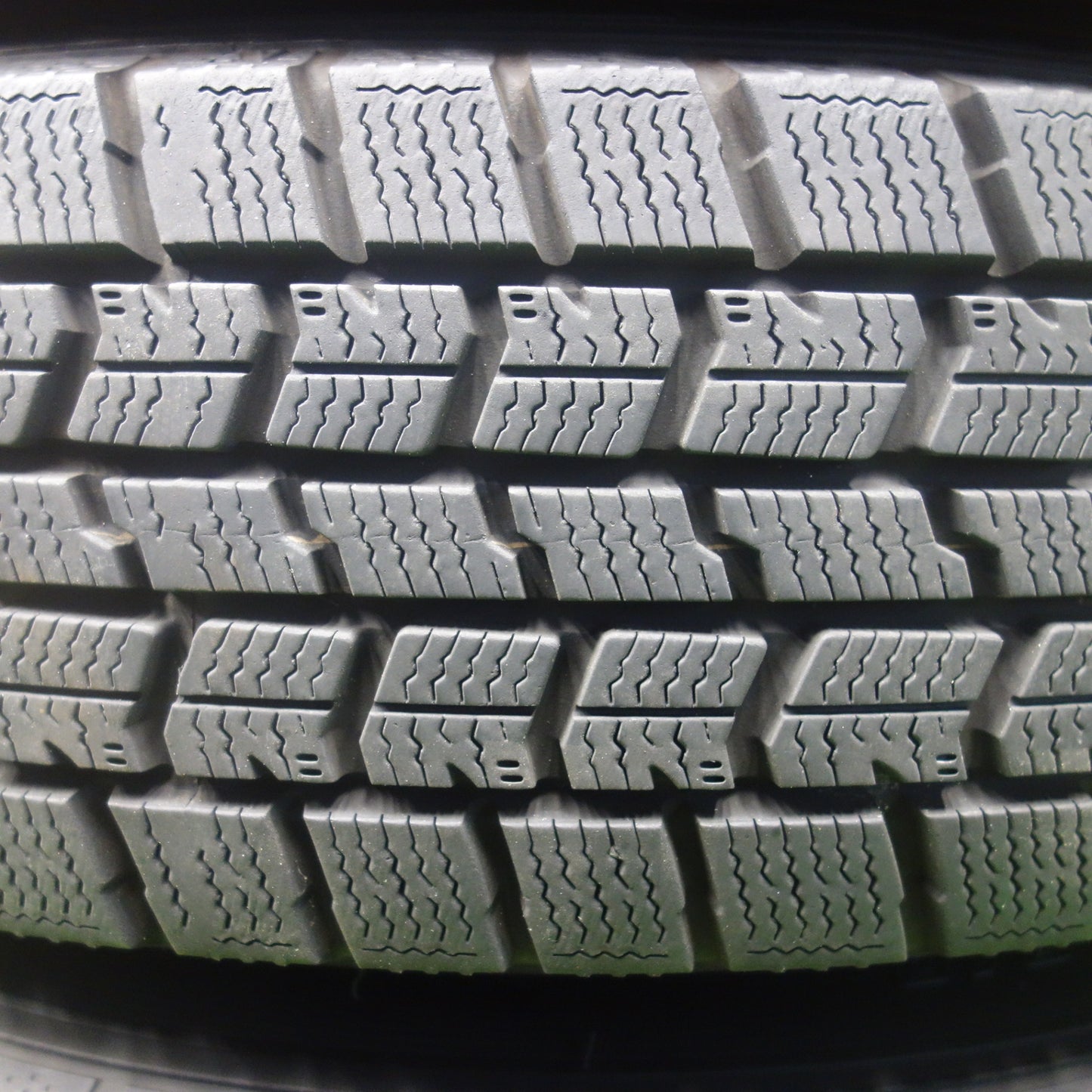 バリ溝！22年！キレイ！9.5分★スタッドレス 165/70R14 グッドイヤー アイスナビ7 ravrion selzer ラブリオン 14インチ PCD100/4H★6011501KTス