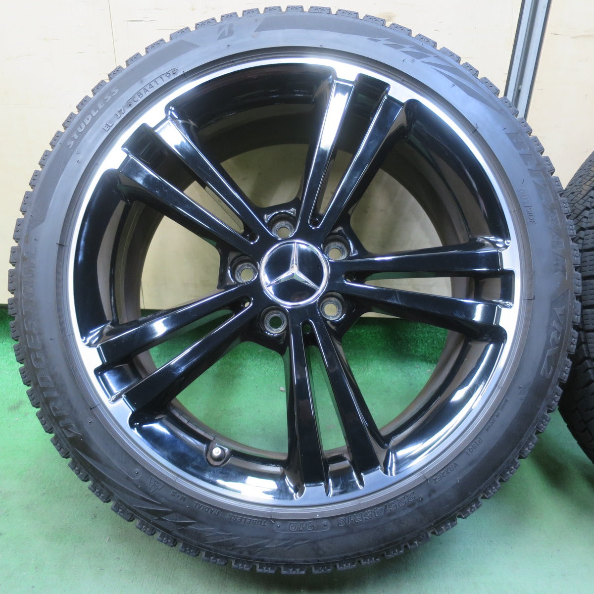 バリ溝！キレイ！9.5分★ベンツ Aクラス W177 Bクラス CLAクラス 純正 225/45R18 スタッドレス ブリヂストン ブリザック VRX2 18インチ PCD112/5H★6051405イス