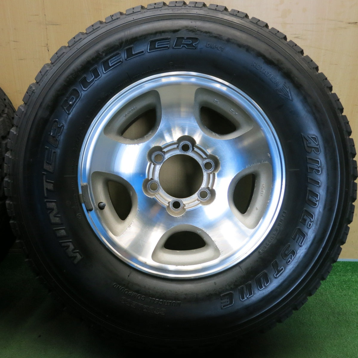 バリ溝！26年！9.5分◎トヨタ ランクル 80 純正 275/70R16 スタッドレス ブリヂストン ウインター デューラー DM-01 16インチ PCD139.7/6H◎6061807HAス