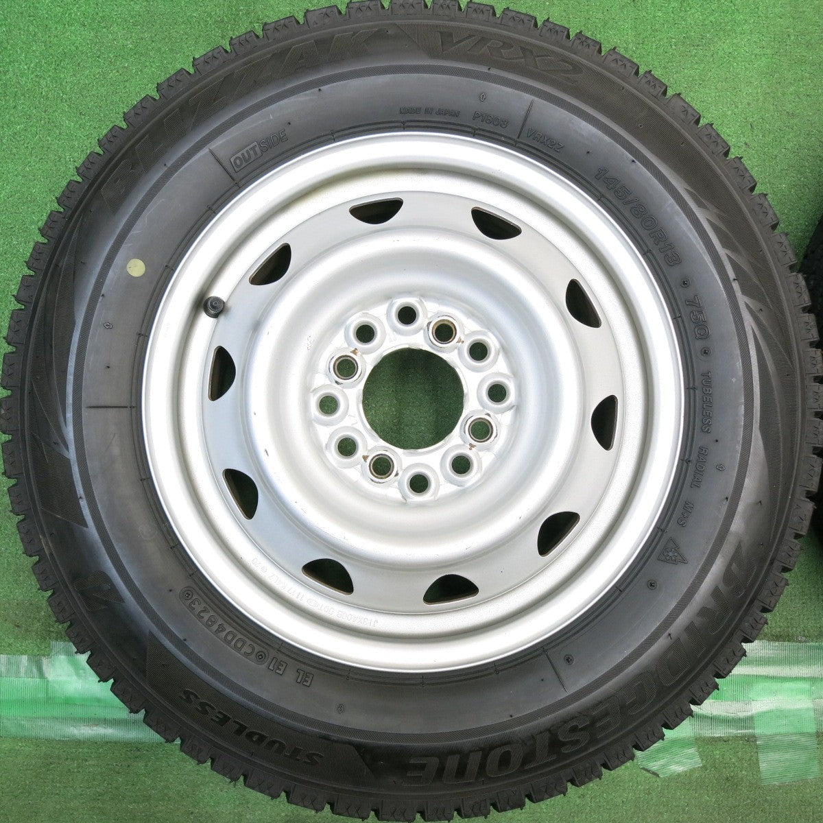 バリ溝！23年！9.5分◎スタッドレス 145/80R13 ブリヂストン ブリザック VRX2 スチール ホイール 13インチ PCD100 110 114.3/4H マルチ◎6092708HAス