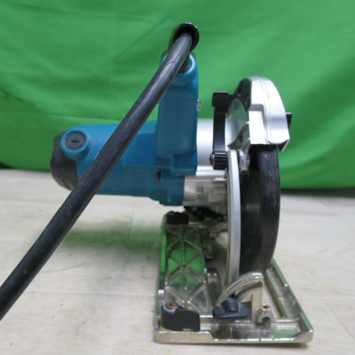 [送料無料] ☆マキタ マルノコ 165mm 100V 5731S 丸ノコ 丸のこ 丸鋸 木工 切断機 電動 工具☆