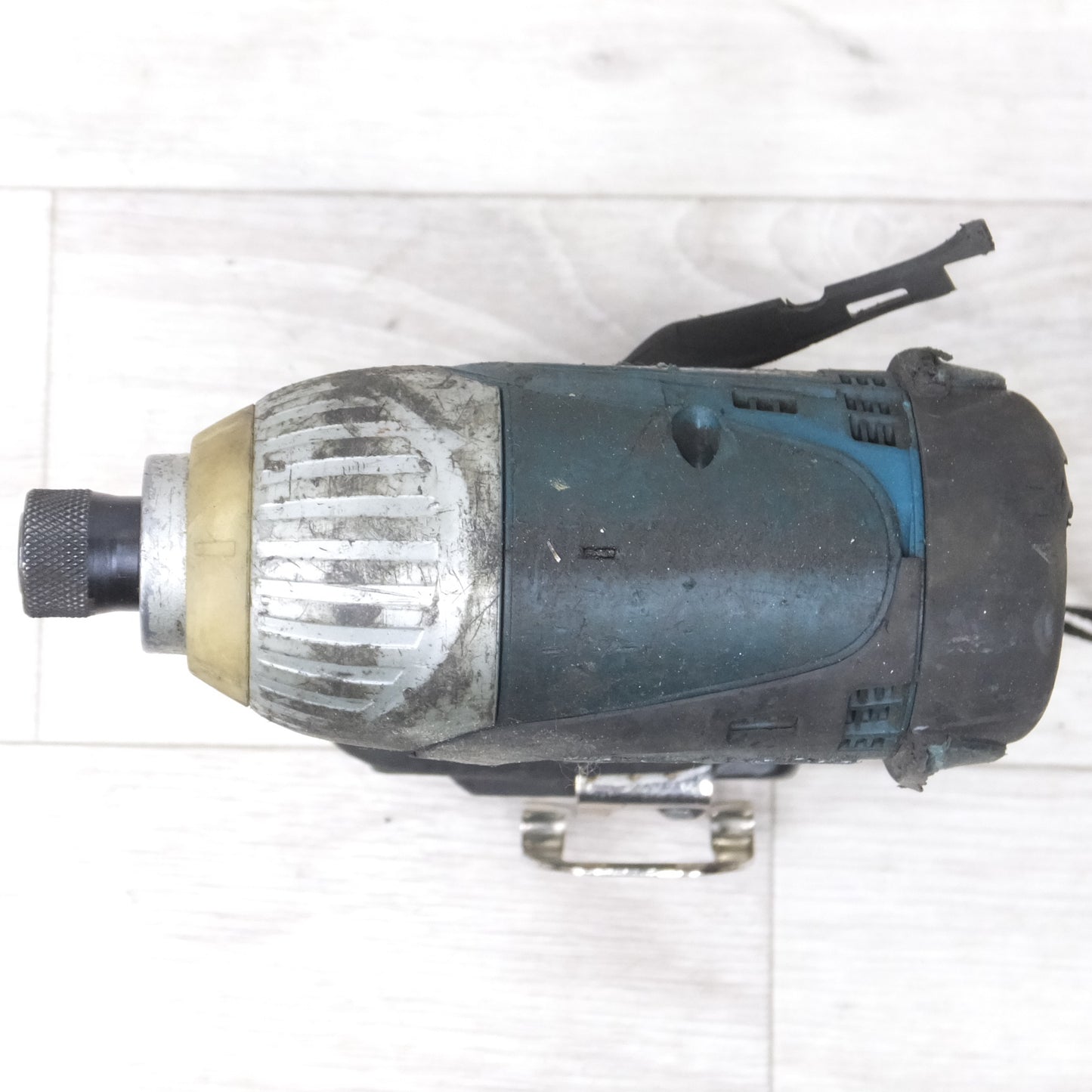 [送料無料] バッテリー2個◆マキタ 充電式 インパクト ドライバ TD131D 14.4V ケース 充電器 付き インパクトドライバー 電動 工具◆