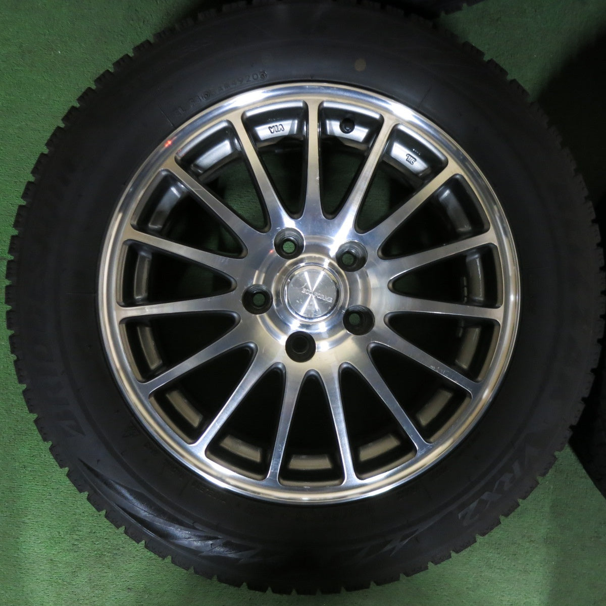 [送料無料] バリ溝！20年！9.5分★スタッドレス 195/65R16 ブリヂストン ブリザック VRX2 ECO FORME エコフォルム 16インチ PCD114.3/5H★4122708SYス