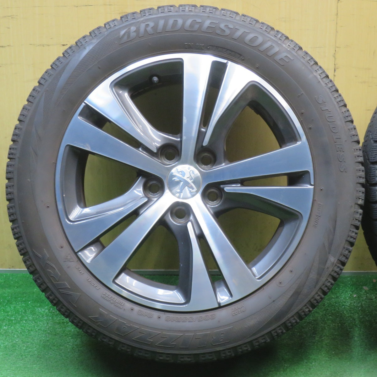 キレイ★プジョー 308 純正 205/55R16 スタッドレス ブリヂストン ブリザック VRX 16インチ PCD108/5H★6040603NJス