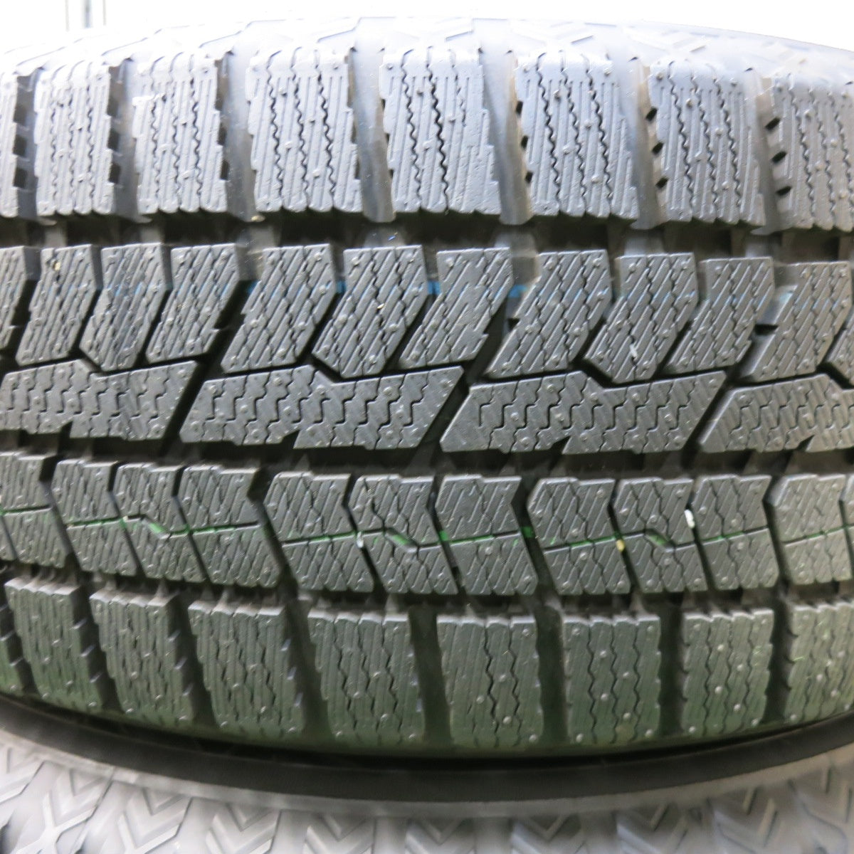 [送料無料] 超バリ溝！23年！キレイ！ほぼ10分★ライズ ロッキー 等 195/65R16 スタッドレス トーヨー オブザーブ GIZ2 DILETTO ディレット 16インチ PCD100/5H★4120408SYス