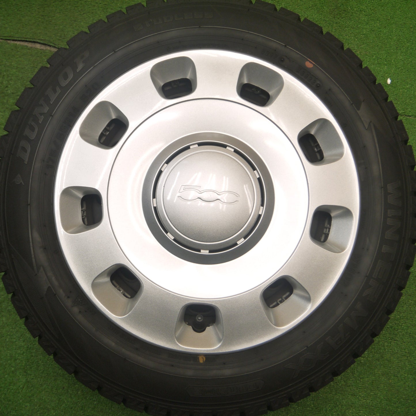[送料無料] バリ溝！22年！キレイ！9.5分以上★FIAT フィアット 500 純正 スチール 175/65R14 スタッドレス ダンロップ ウインターマックス WM02 14インチ PCD98/4H★4112703Hス
