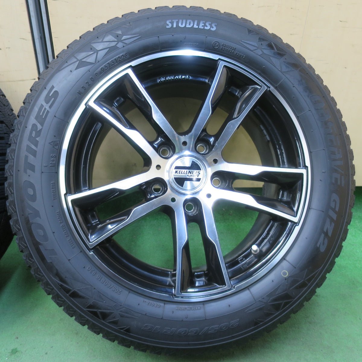 バリ溝！22年！9分★BMW 等 KELLENERS Sport 205/60R16 スタッドレス トーヨー オブザーブ GIZ2 ケレナーズ スポーツ 16インチ PCD120/5H★5122302イス