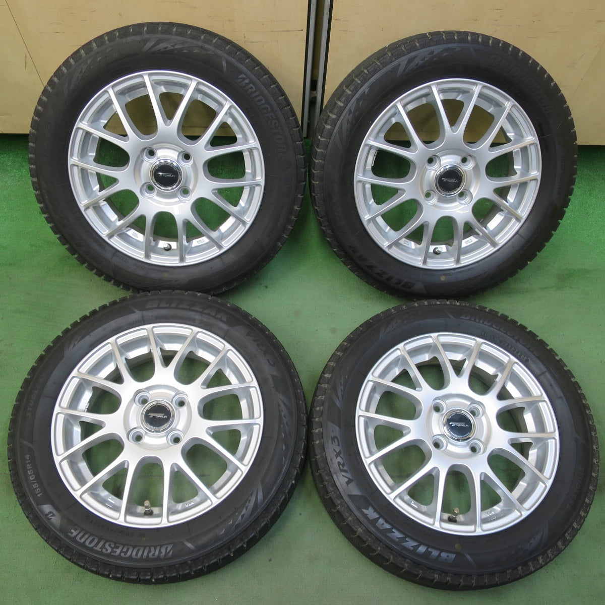 キレイ★スタッドレス 155/65R14 ブリヂストン ブリザック VRX3 TOPRUN トップラン 14インチ PCD100/4H★6033010イス