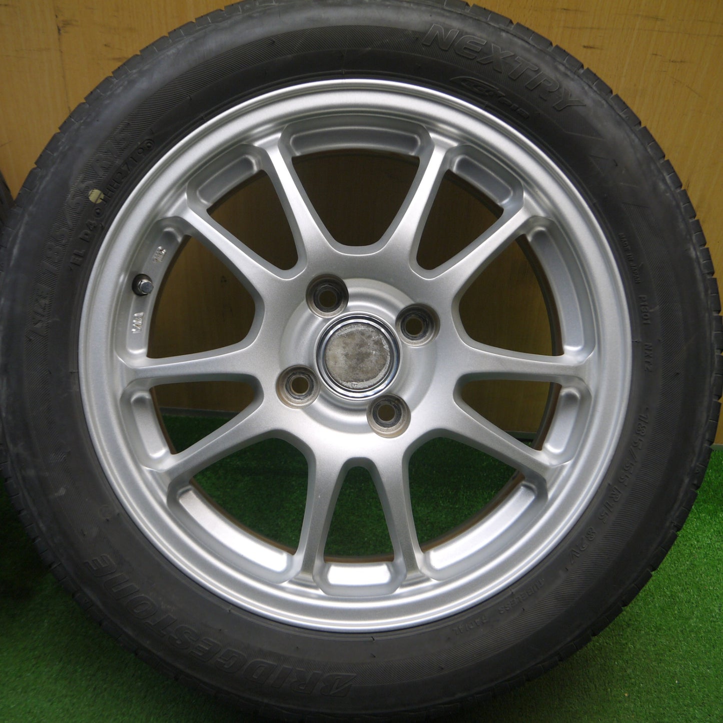[送料無料] バリ溝！9分★185/55R15 ブリヂストン ネクストリー エコピア ECO FORME エコフォルム 15インチ PCD100/4H★5012703Hノ