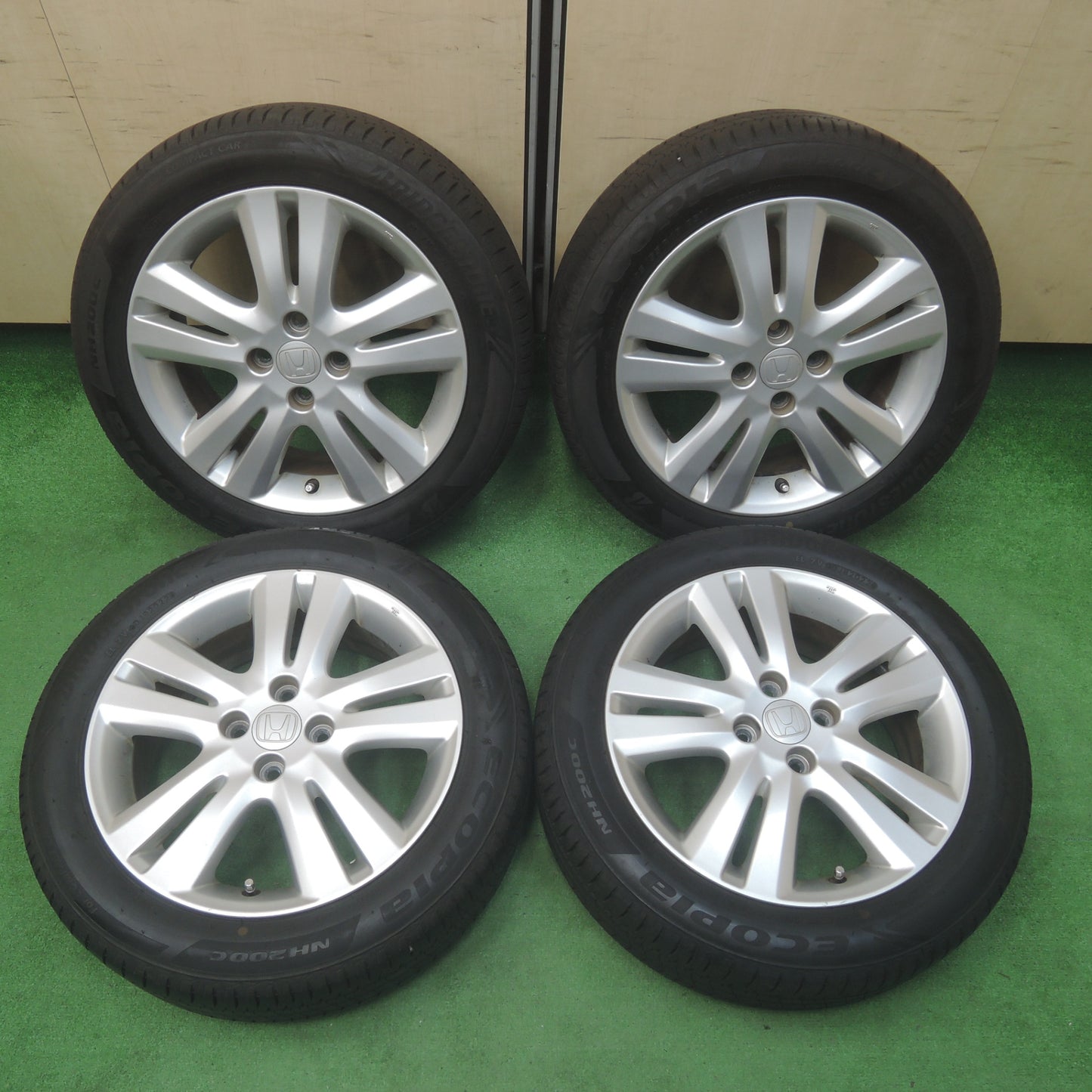 *送料無料* バリ溝！22年！9.5分★ホンダ フィット 純正 185/55R16 ブリヂストン エコピア NH200C 16インチ PCD100/4H★4033002SYノ
