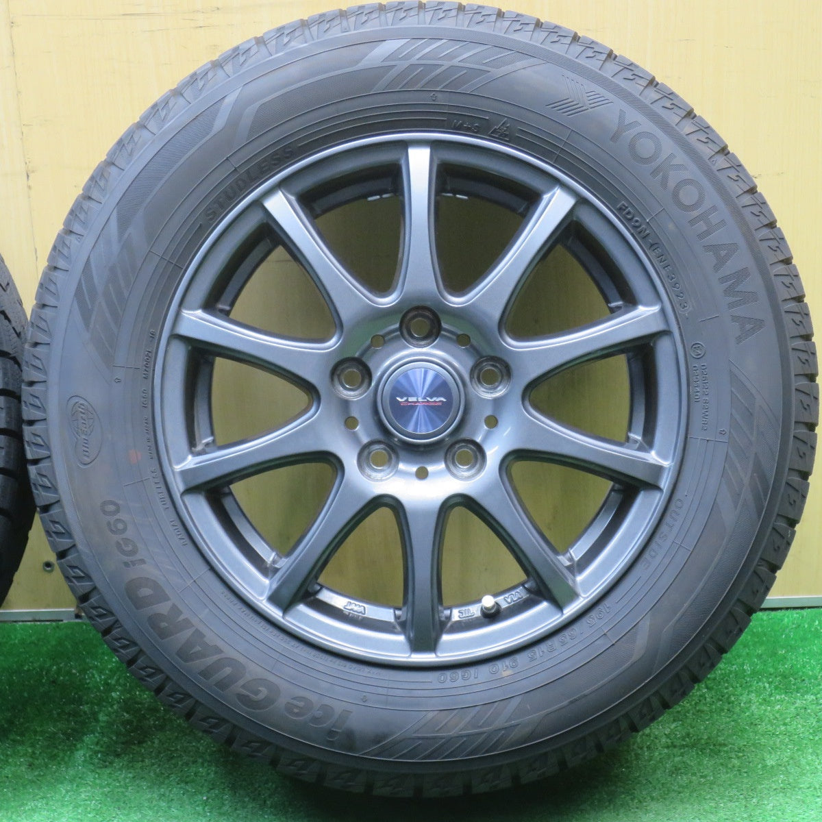 バリ溝！23年！キレイ！9.5分以上★スタッドレス 195/65R15 ヨコハマ アイスガード iG60 VELVA CHARGE ヴェルヴァ 15インチ PCD114.3/5H★5111806NJス