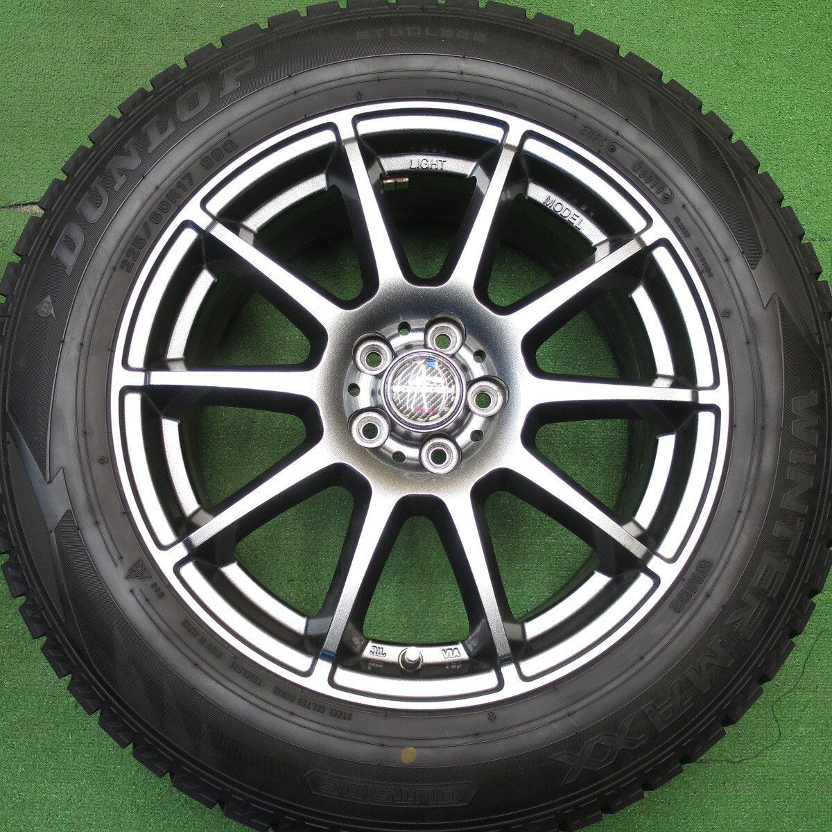バリ溝！キレイ！9.5分★フォレスター XV 等 225/60R17 スタッドレス ダンロップ ウインターマックス WM02 SCHNEIDER シュナイダー 17インチ PCD100/5H★5030702Hス