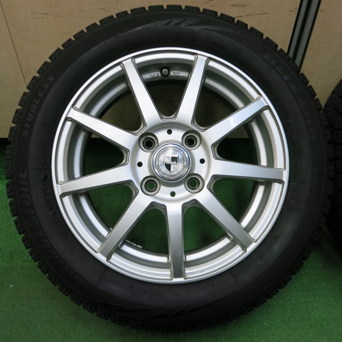 *送料無料* バリ溝！8.5分★スタッドレス 155/65R14 ブリヂストン ブリザック VRX GMach 14インチ PCD100/4H★4053109イス