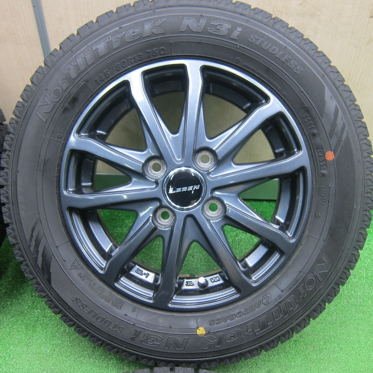 [送料無料] バリ溝！20年！キレイ！9.5分以上★スタッドレス 145/80R13 オートバックス ノーストレック N3i LEBEN レーベン 13インチ PCD100/4H★4121004TNス