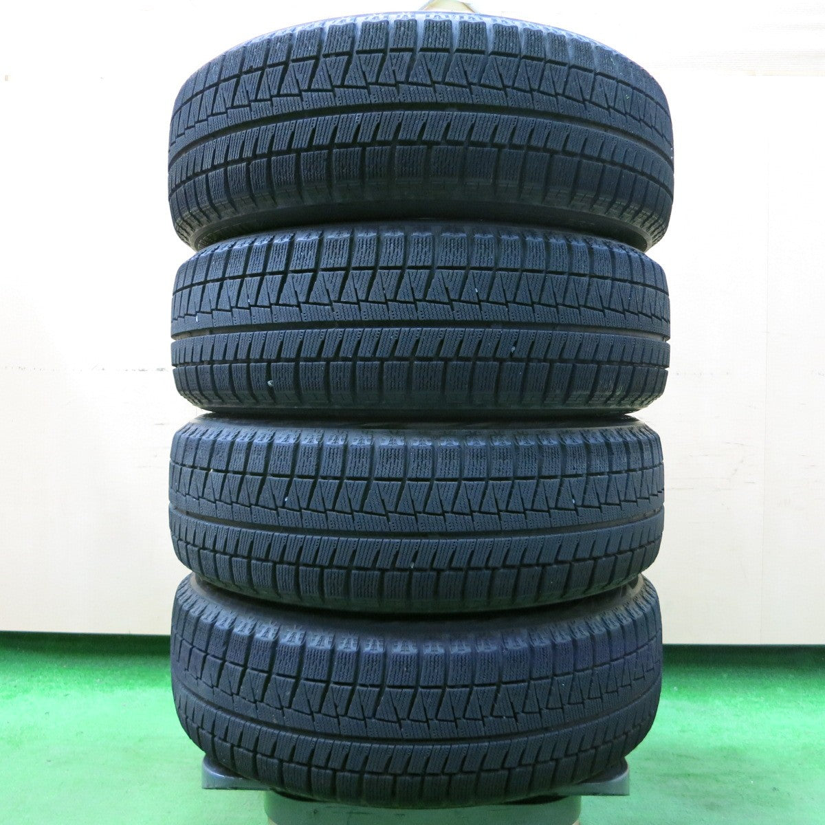 *送料無料* バリ溝！キレイ！8.5分★ワーゲン ポロ 純正 BORBET 185/60R15 スタッドレス ブリヂストン ブリザック REVO GZ ボルベット PCD100/5H★4052005イス