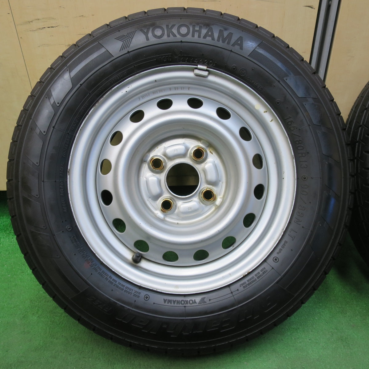 [送料無料] バリ溝！20年！9分★165/80R13 90/88N ヨコハマ BluEarth-Van RY55 スチール 13インチ PCD100/4H★4111103イノ