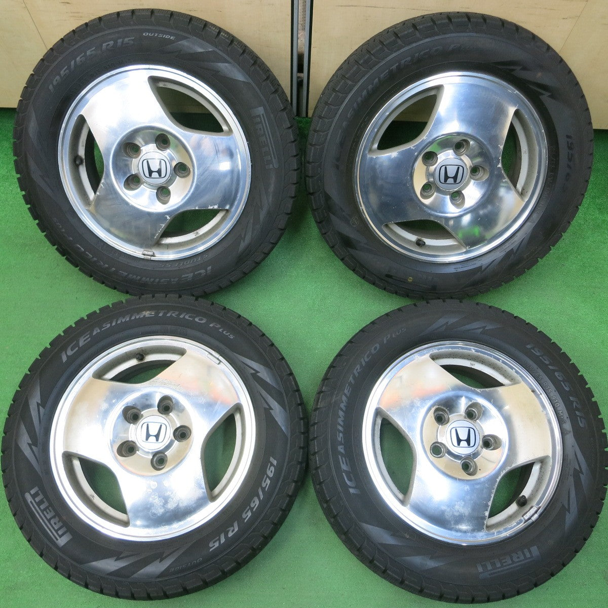 *送料無料* バリ溝！9.5分以上★ホンダ ステップワゴン 純正 195/65R15 スタッドレス ピレリ アイスアシンメトリコ プラス PCD114.3/5H★4041002イス